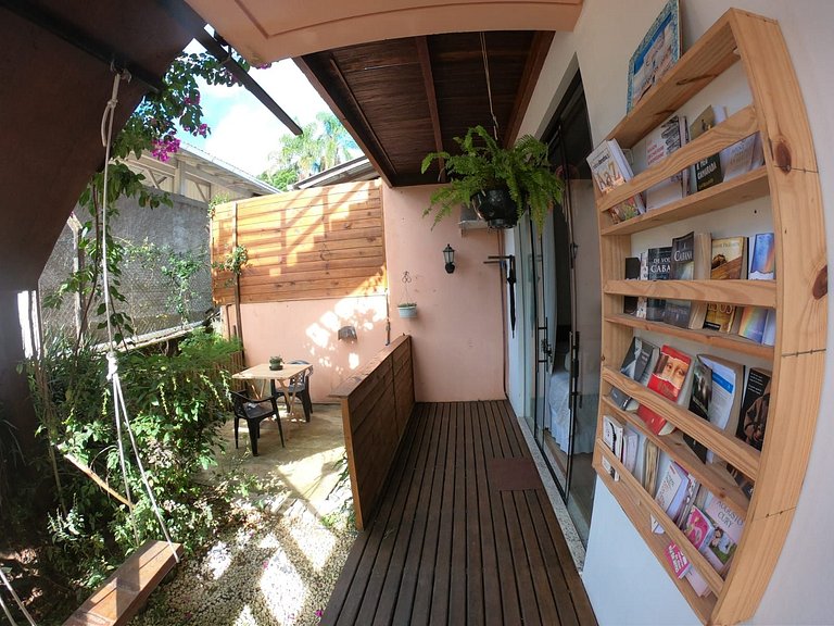 Casa da Flor Guest House - Suíte Abacateiro. Praia Grande