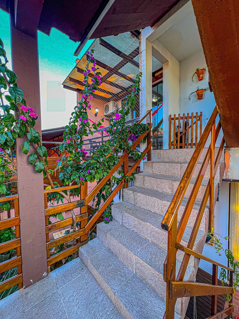 Casa da Flor Guest House - Suíte Abacateiro. Praia Grande