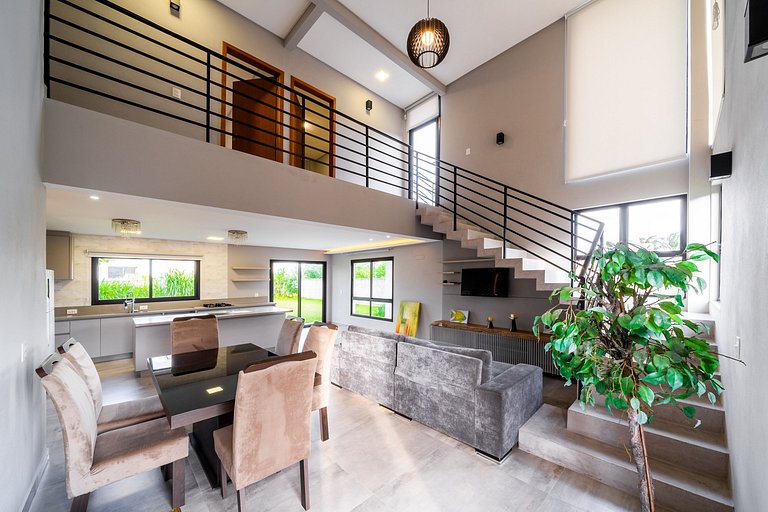 Casa Gladis: Seu Paraíso a Poucos Metros do Mar