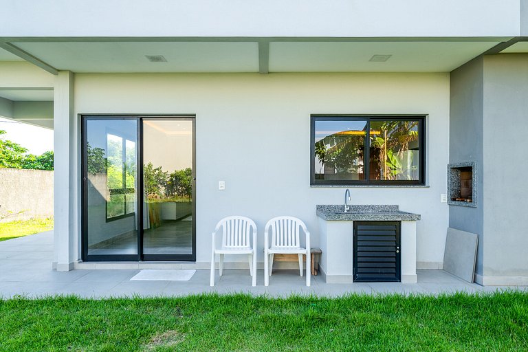 Casa Gladis: Seu Paraíso a Poucos Metros do Mar