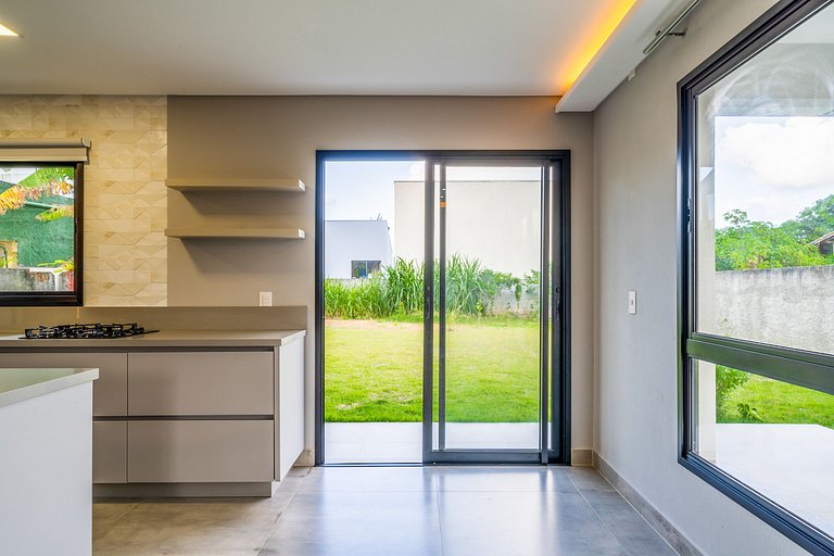 Casa Gladis: Seu Paraíso a Poucos Metros do Mar