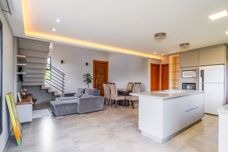 Casa Gladis: Seu Paraíso a Poucos Metros do Mar