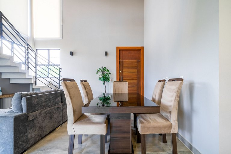 Casa Gladis: Seu Paraíso a Poucos Metros do Mar
