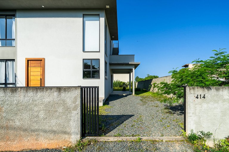 Casa Gladis: Seu Paraíso a Poucos Metros do Mar