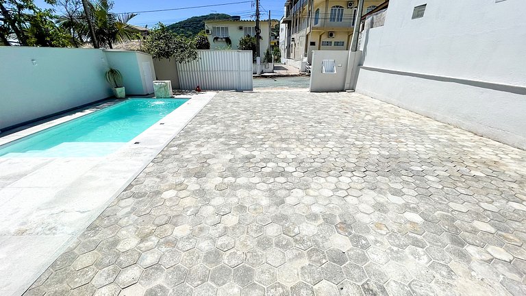 Deu Praia Beach House: Praia, Piscina e Diversão