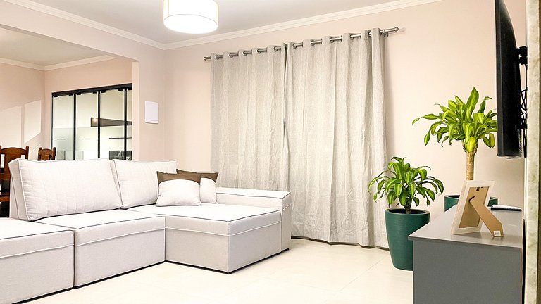 Deu Praia Beach House: Praia, Piscina e Diversão