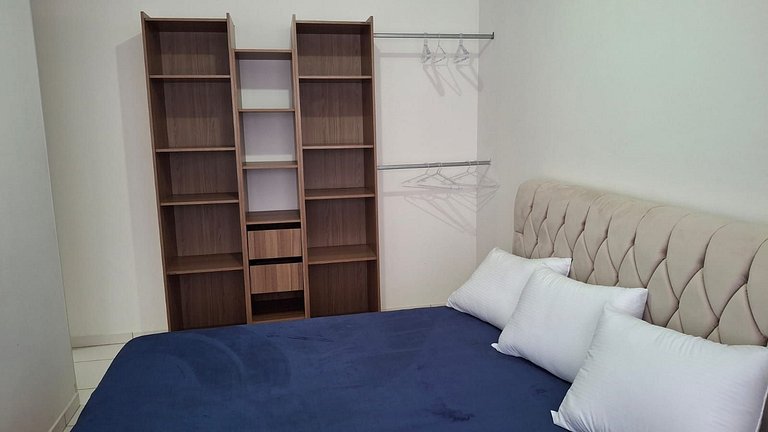 Apartamento p/ ir caminhando ao Parque Beto Carrer