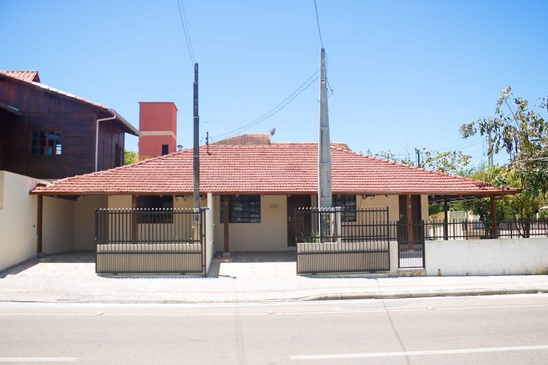 Apto 116 p/ ir caminhando ao Parque Beto Carrero