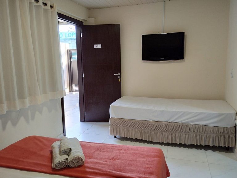 Apto 121 p/ ir caminhando ao Parque Beto Carrero