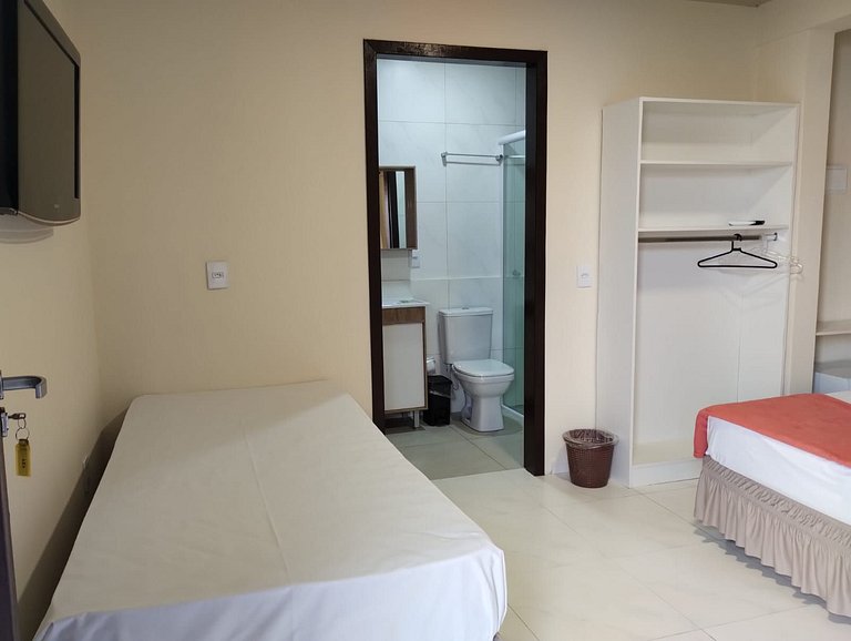 Apto 121 p/ ir caminhando ao Parque Beto Carrero