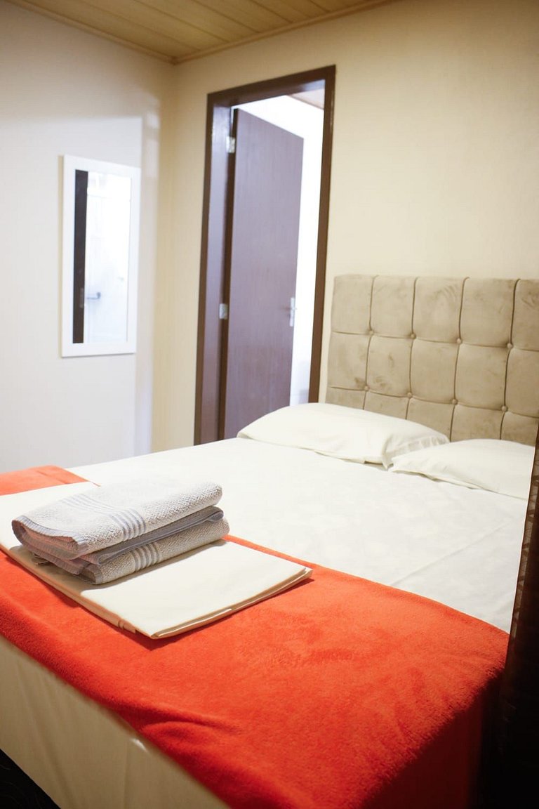 Apto 119 p/ ir caminhando ao Parque Beto Carrero