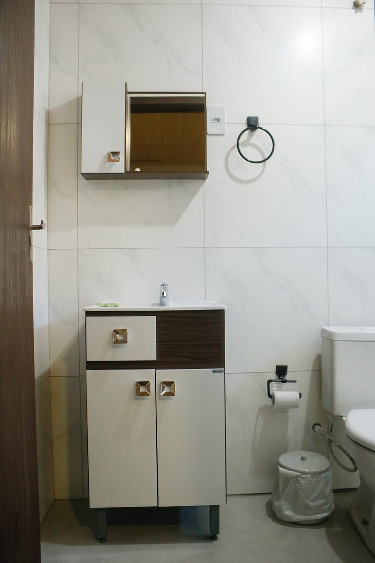 Apto 119 p/ ir caminhando ao Parque Beto Carrero