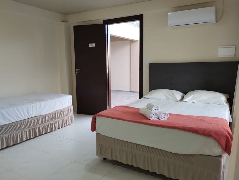 Apto 120 p/ ir caminhando ao Parque Beto Carrero