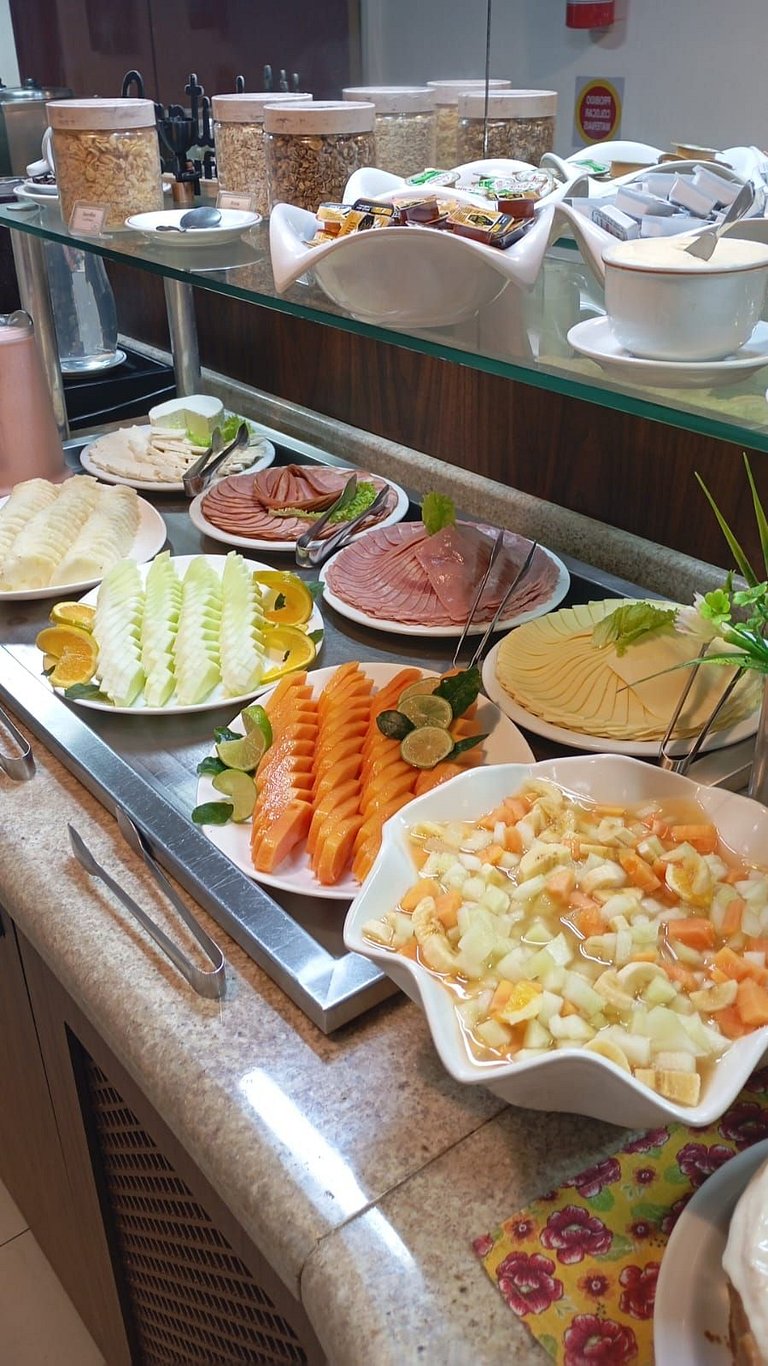 Apto 119 p/ ir caminhando ao Parque Beto Carrero