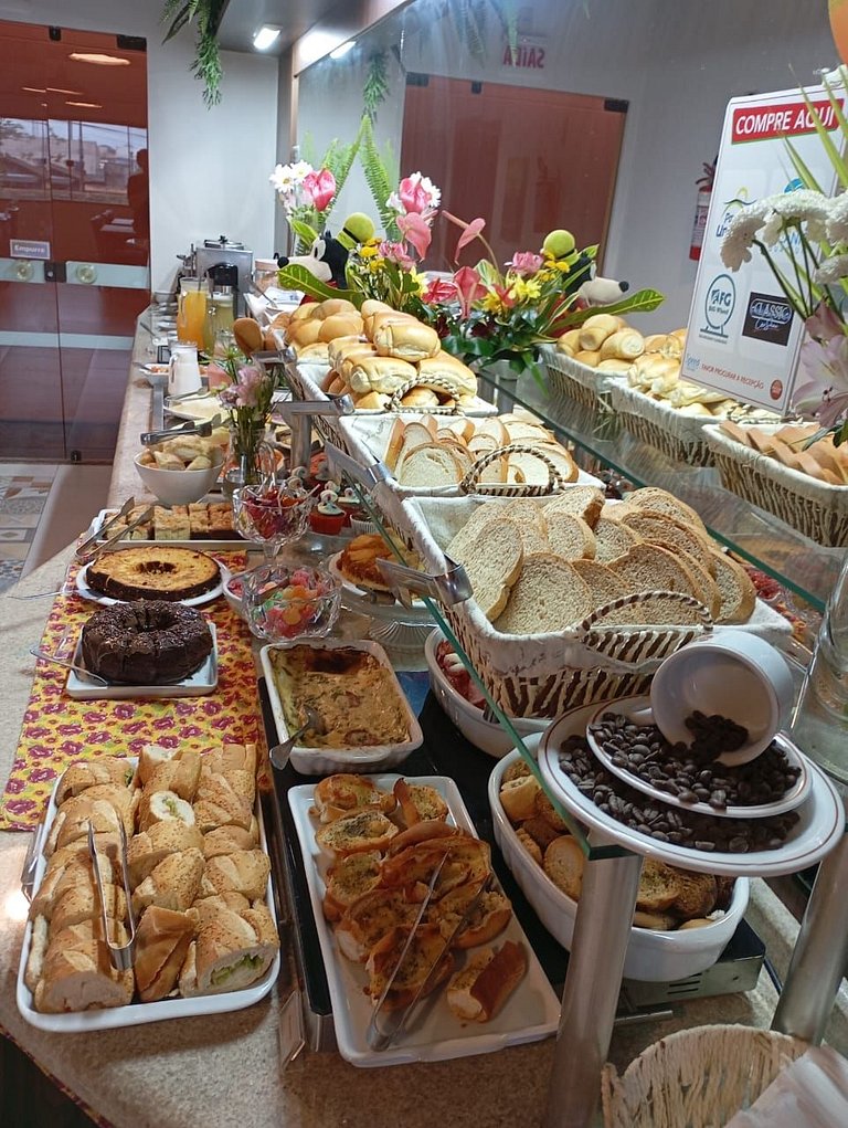 Apto 119 p/ ir caminhando ao Parque Beto Carrero