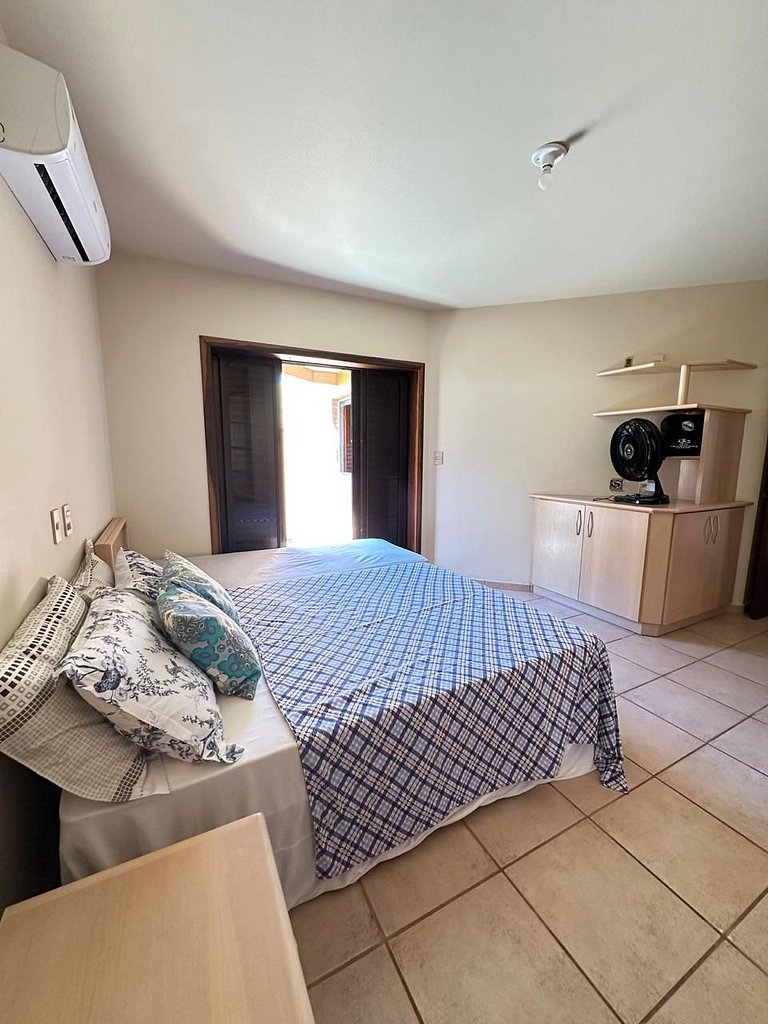 Refúgio Vista Mar com Piscina e 5 Suítes Espaçosas