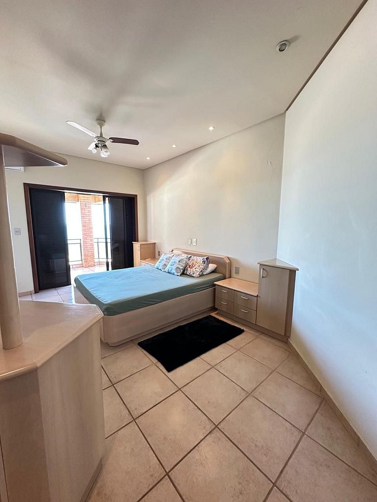 Refúgio Vista Mar com Piscina e 5 Suítes Espaçosas