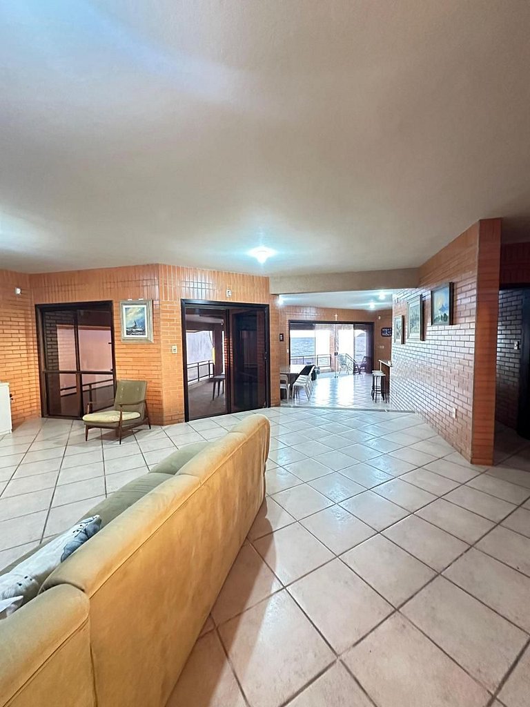 Refúgio Vista Mar com Piscina e 5 Suítes Espaçosas