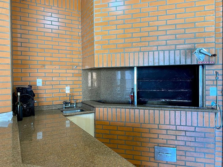 Refúgio Vista Mar com Piscina e 5 Suítes Espaçosas