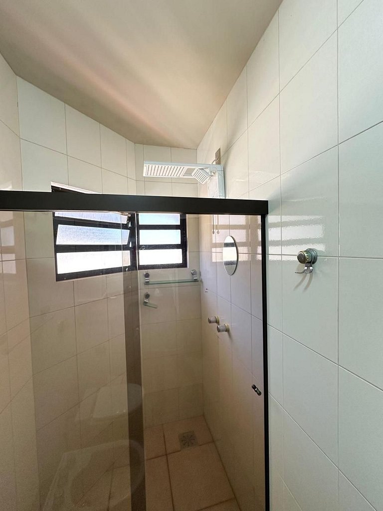 Refúgio Vista Mar com Piscina e 5 Suítes Espaçosas