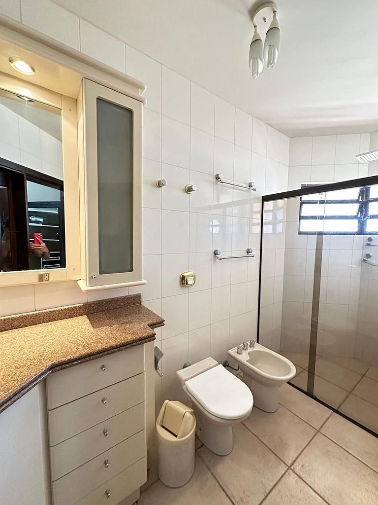 Refúgio Vista Mar com Piscina e 5 Suítes Espaçosas