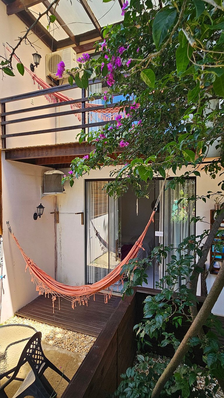 Casa da Flor Guest House - Suíte Abacateiro. Praia Grande